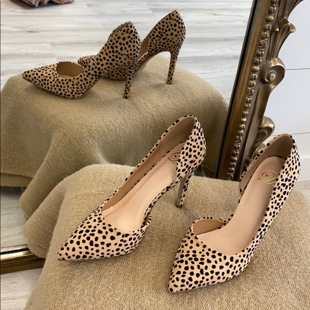Leopard Print Pointed Toe High Heels in Beige